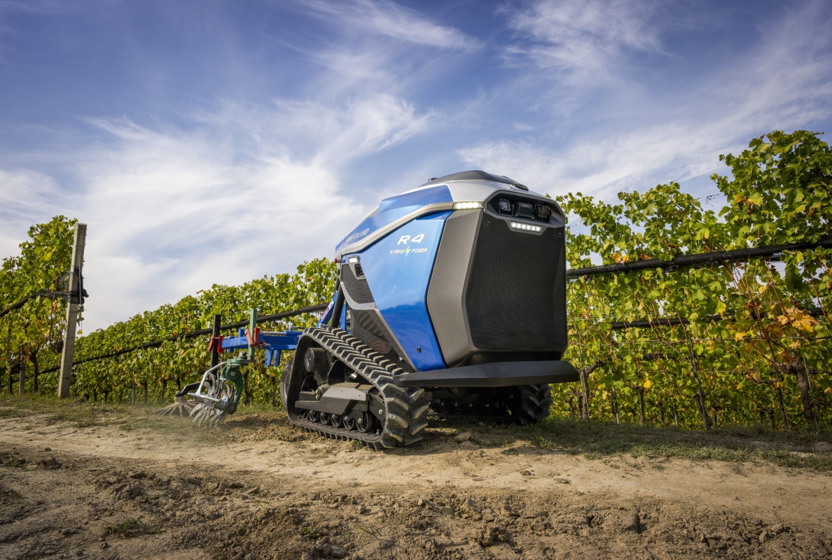 New Holland R4 Autonomous Robot