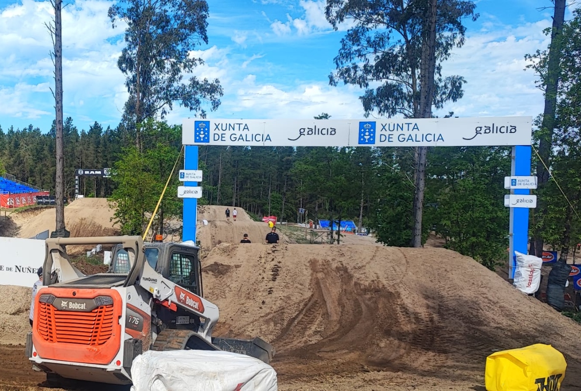 Bobcat T76 at Galician Motocross Grandprix