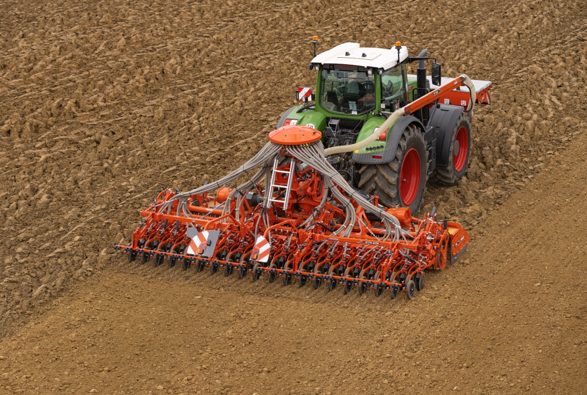 Foldable power harrow combination HR 6030 RCS