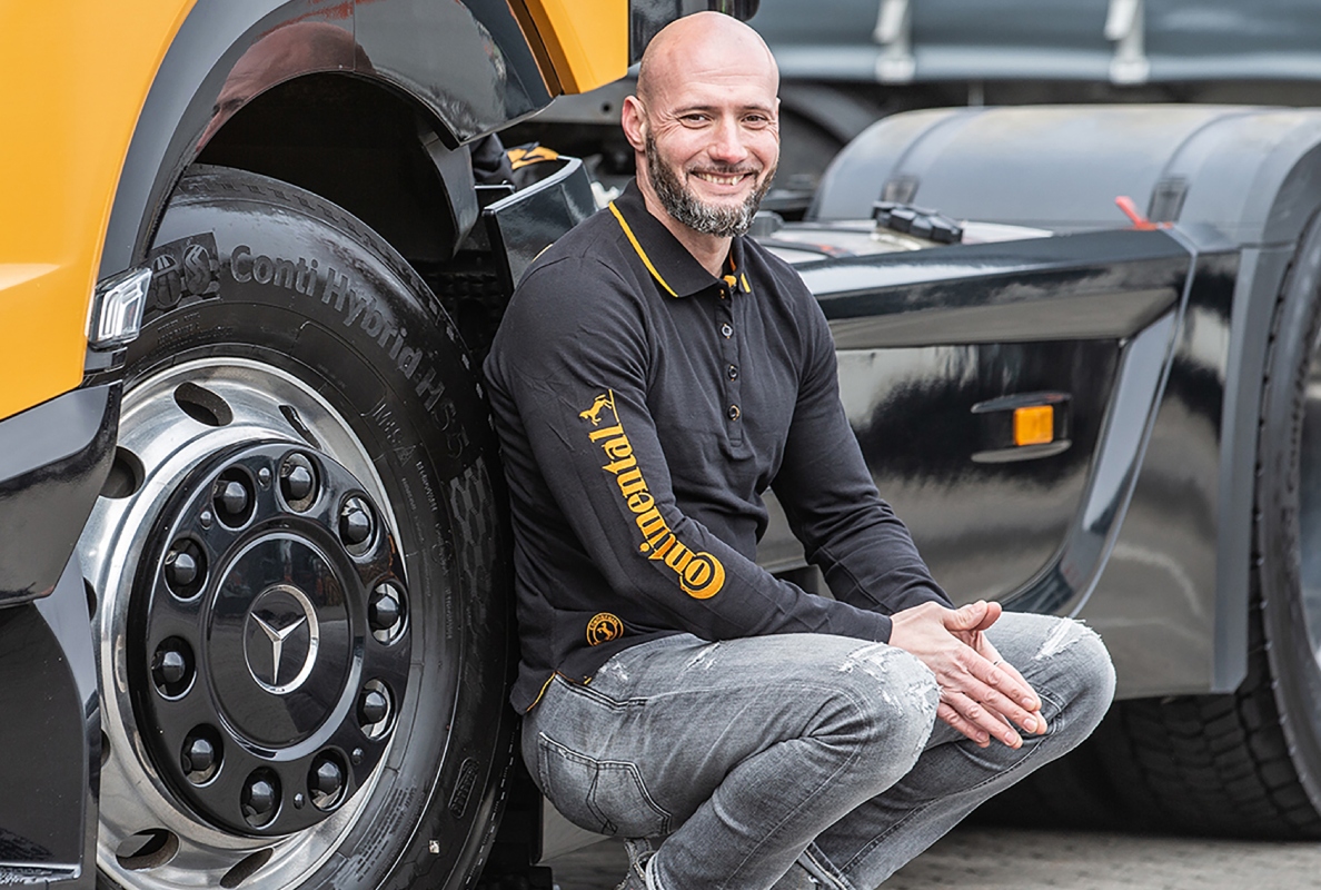 Professional truck driver Ronny Nittmann drives the show truck and reports on his experiences in the Continental roadshow blog.