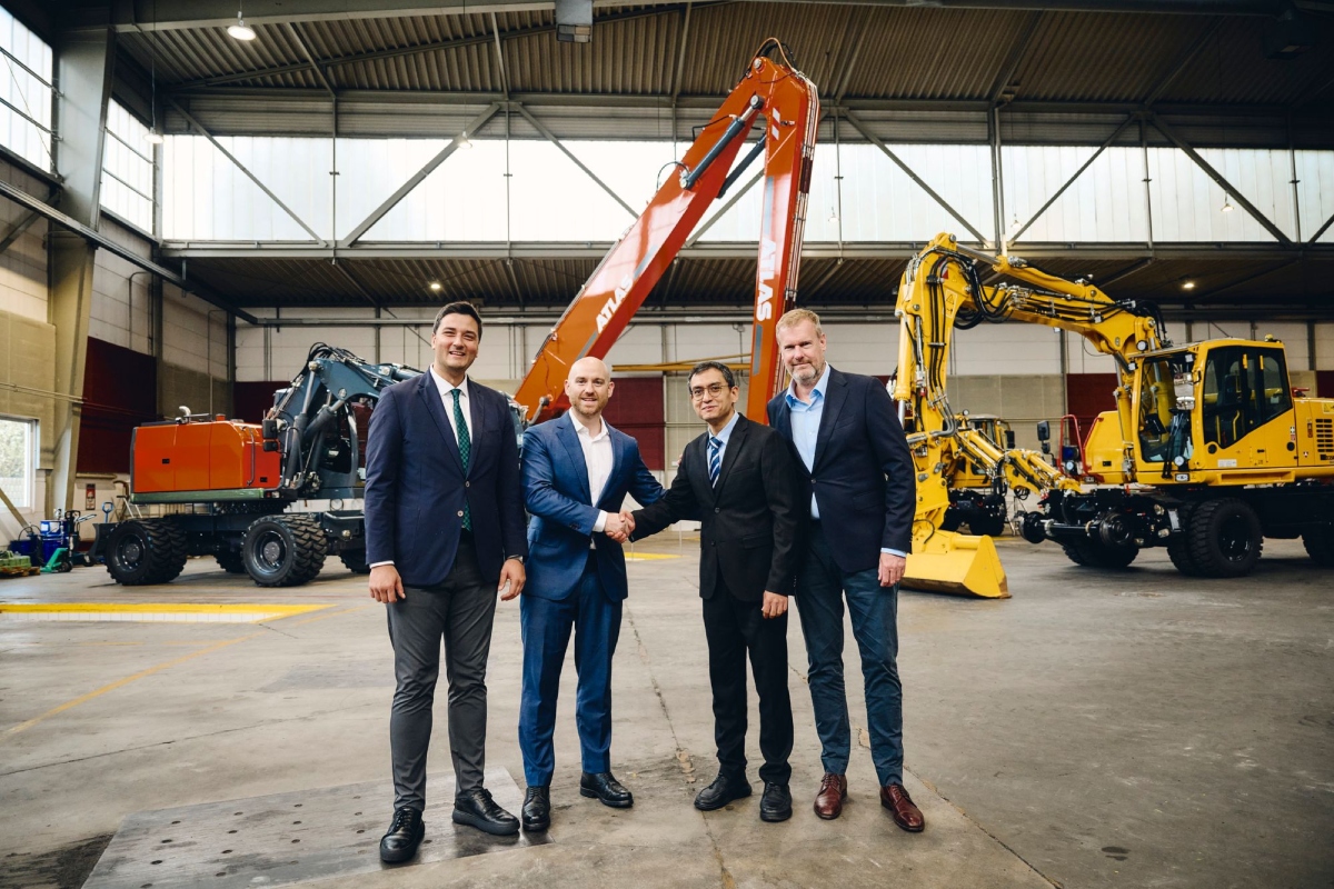 Persons FLTR: Ali Osman Altundaş (General Counsel of ASKO Holding), Dr. Hans-Joachim Berner (law firm KÖSTERBERNER Sanierungsrecht, General Representative), İsmail Mert Konukoglu (Member of the Board of Directors, Buhler Industries Inc.), Hendrik Gittermann (REIMER, Custodian)