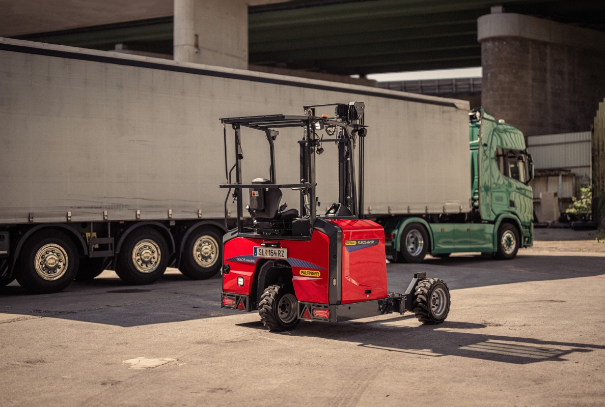 The new FLM 25 - maximum operator comfort and ultimate safety on site.