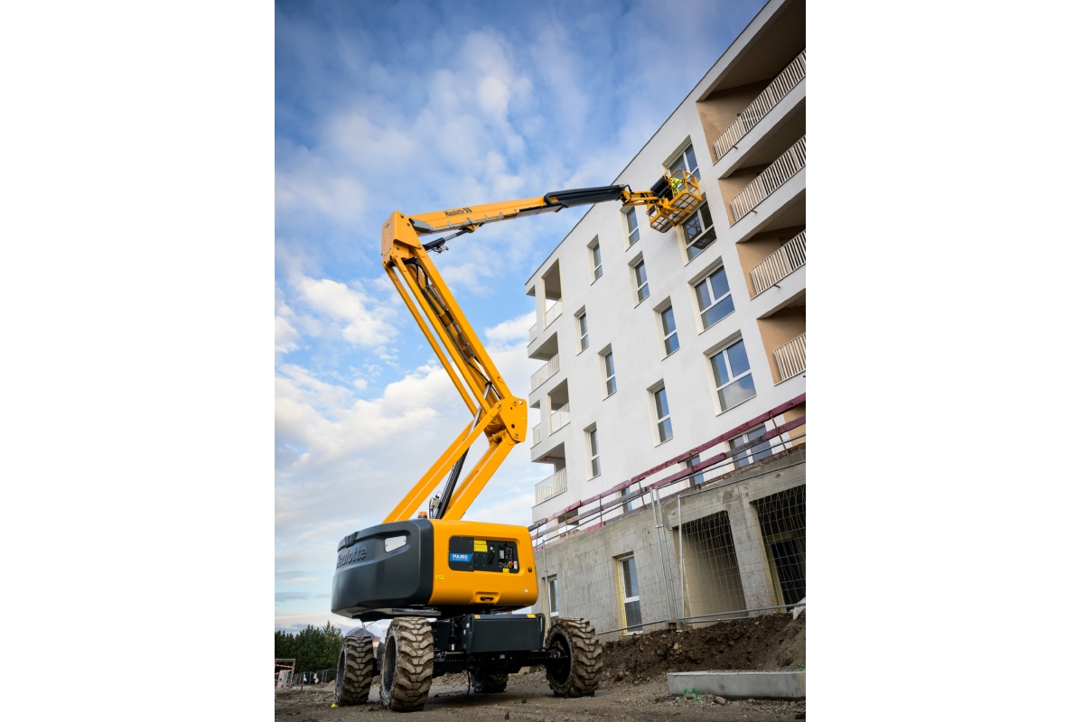 HA20 E - new rough terrain articulating boom