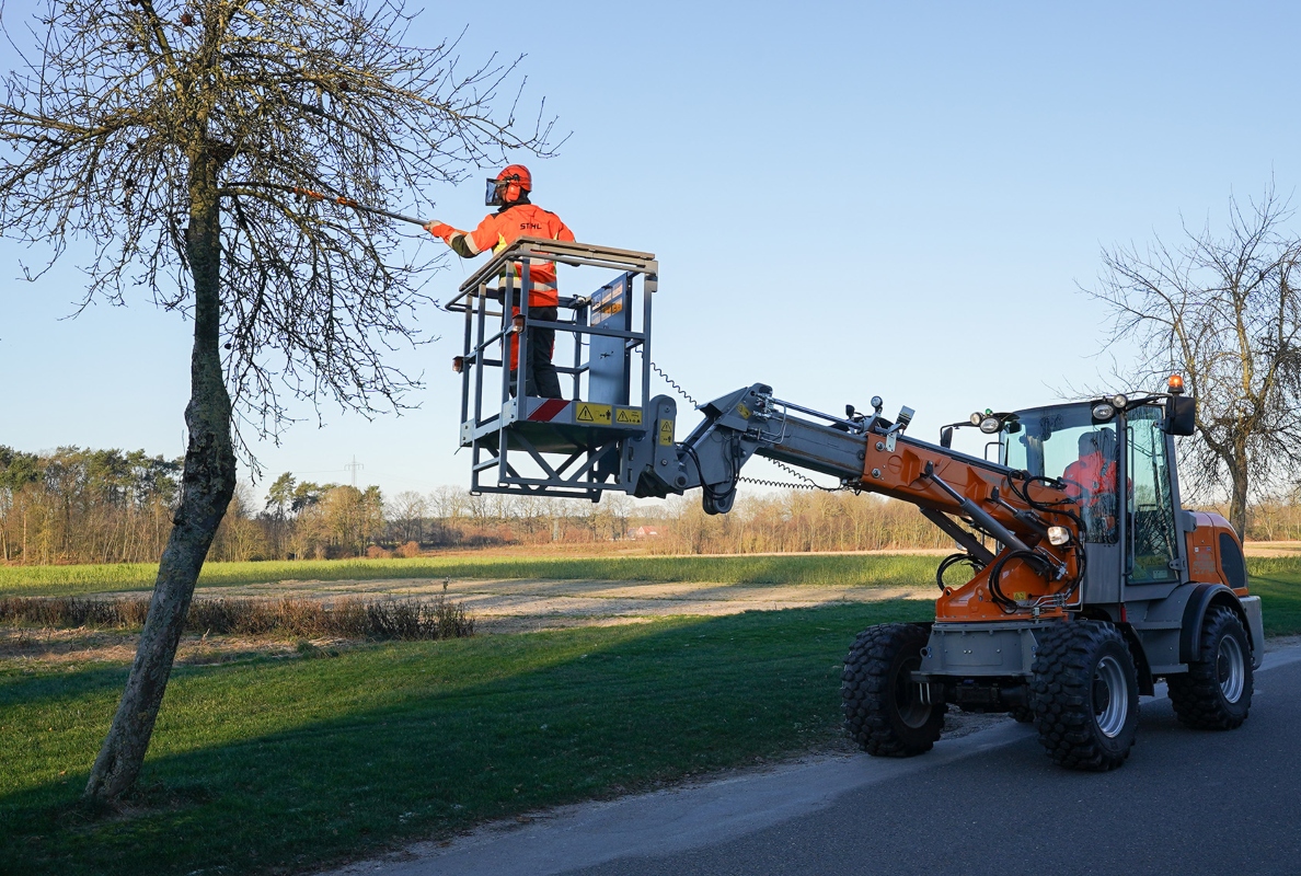 TSL 9088 PRO telescoping loader