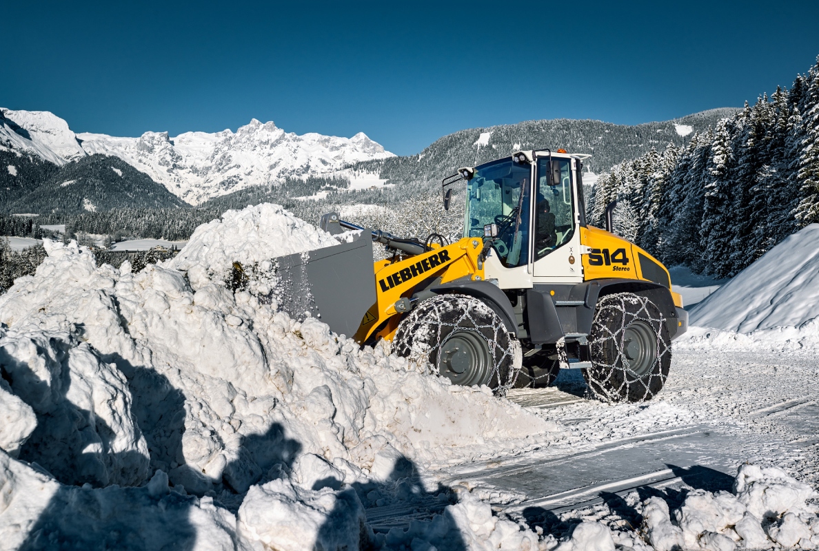Winter wonders: Liebherr wheel loaders as versatile helpers in snow and ice