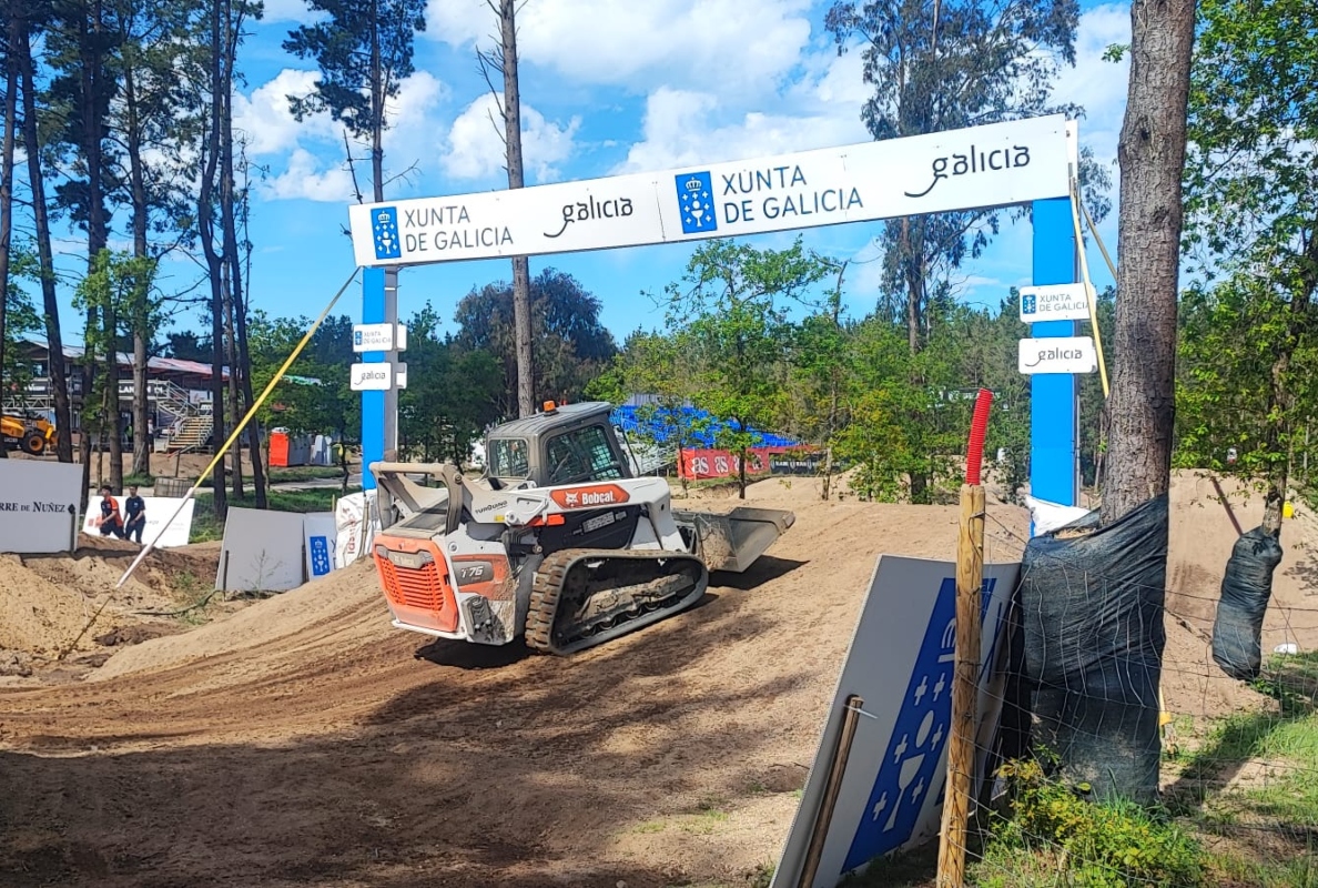 Bobcat T76 at Galician Motocross Grandprix