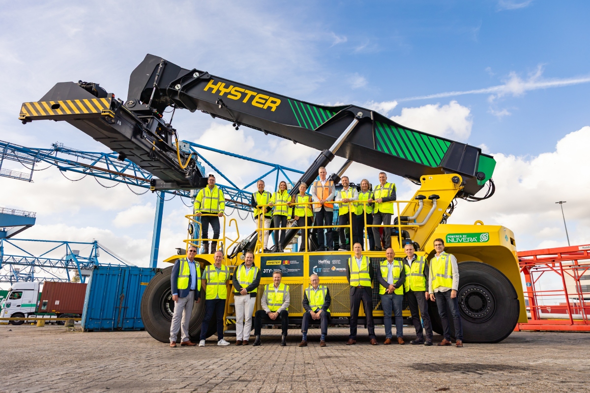 Hyster RST ReachStacker team photo