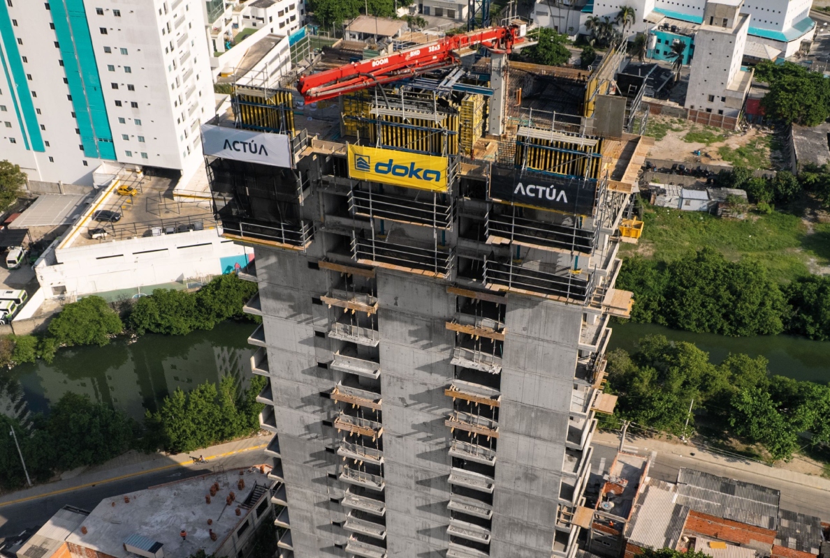 Smart Climbing Solutions Enable Efficient High-Rise Construction