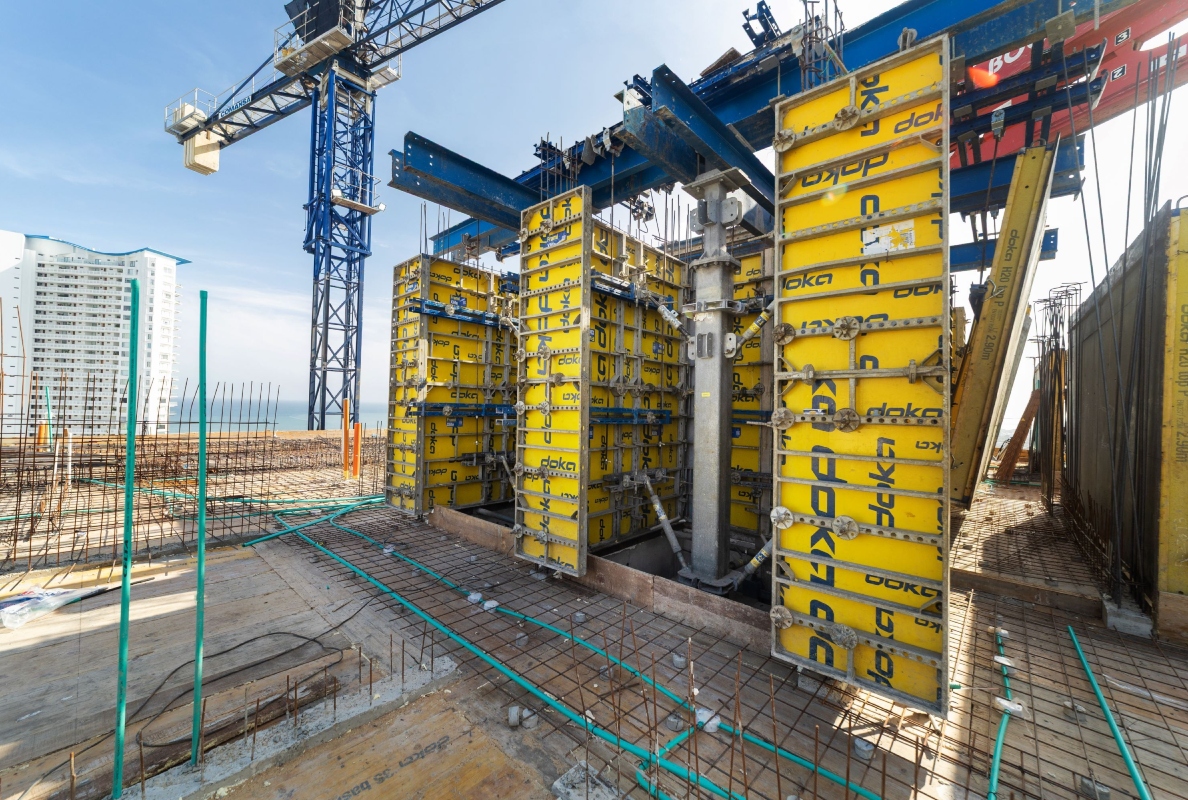 Smart Climbing Solutions Enable Efficient High-Rise Construction