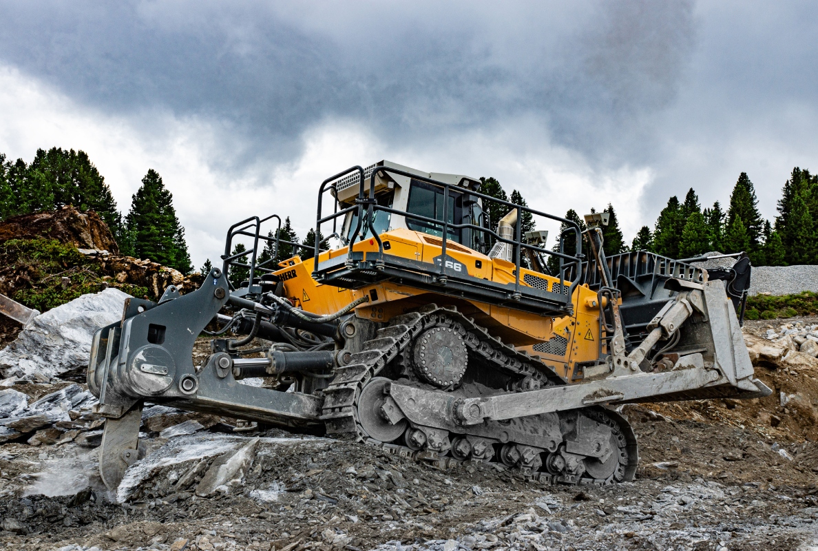 The PR 766 proves its enormous tearing force in tough conditions.