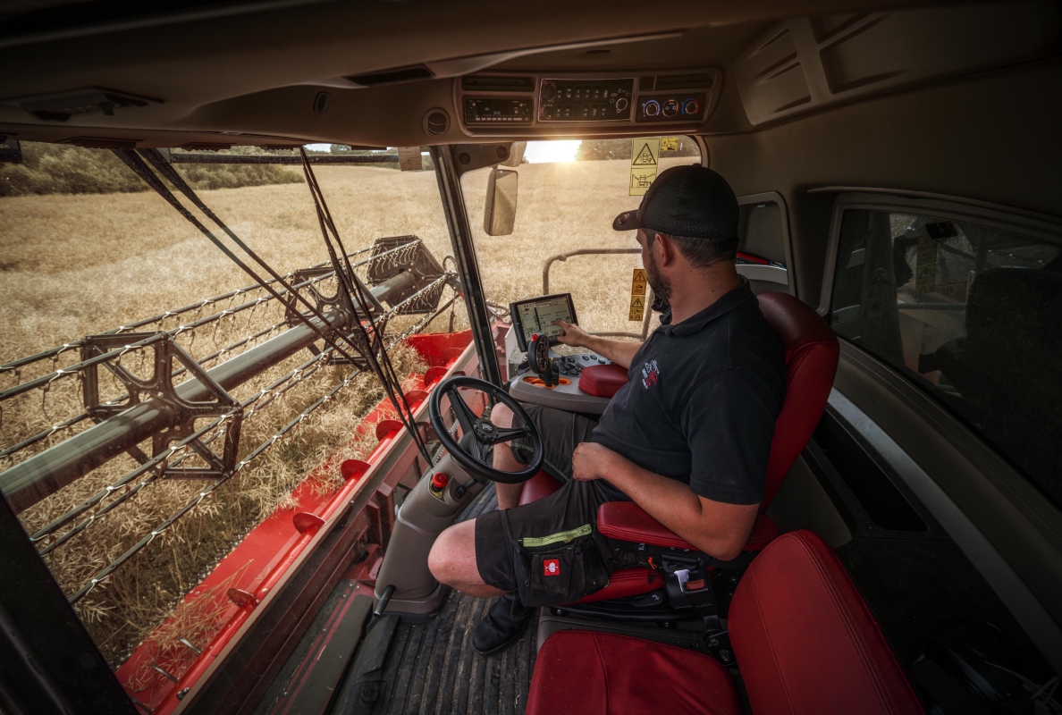 CASE IH Axial-Flow 7160 Inside Cab