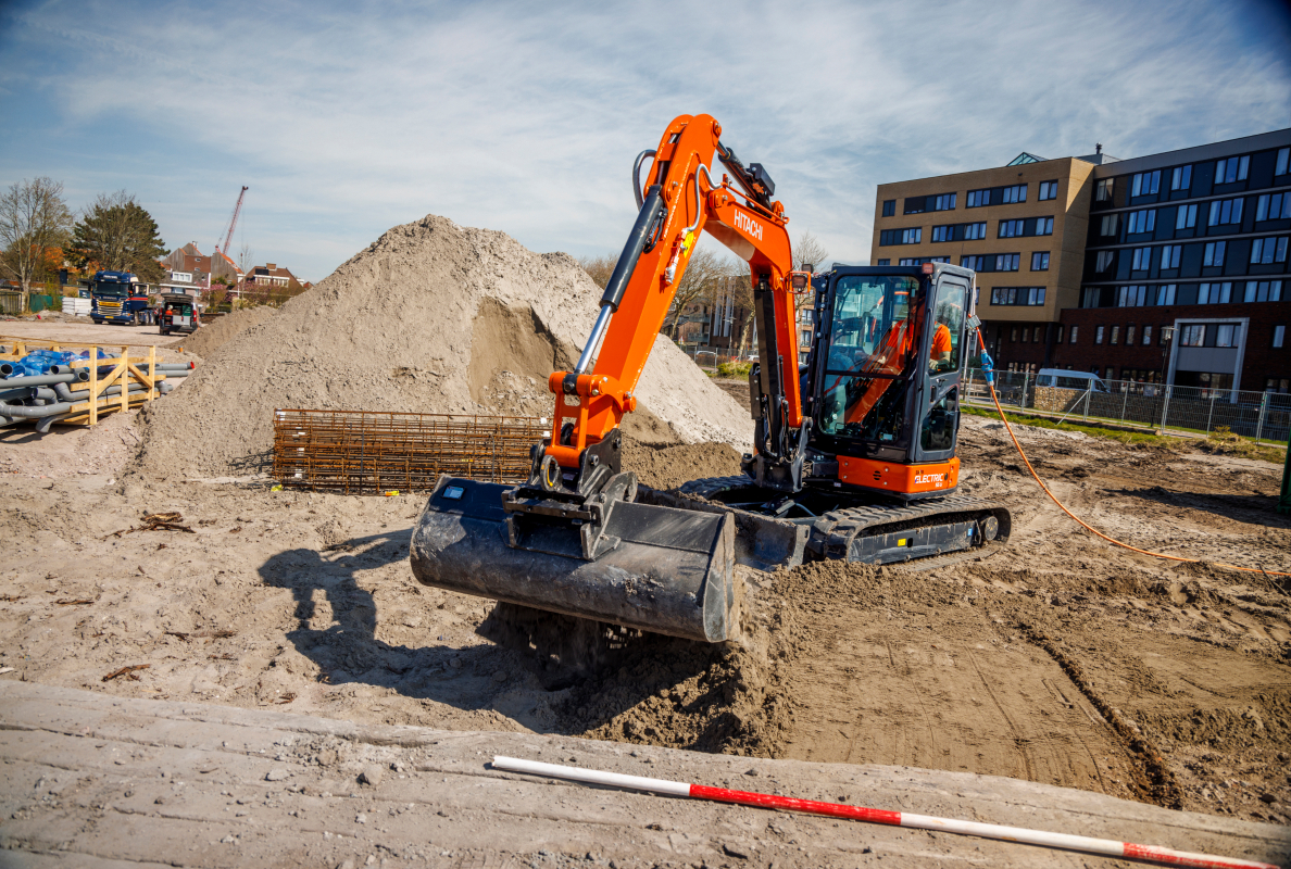 Hitachi ZX55U-6EB 