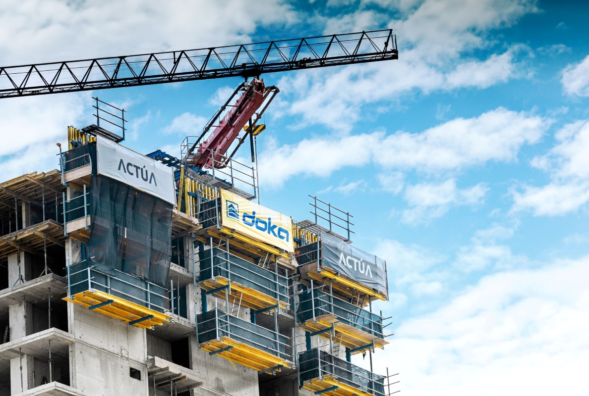 Smart Climbing Solutions Enable Efficient High-Rise Construction