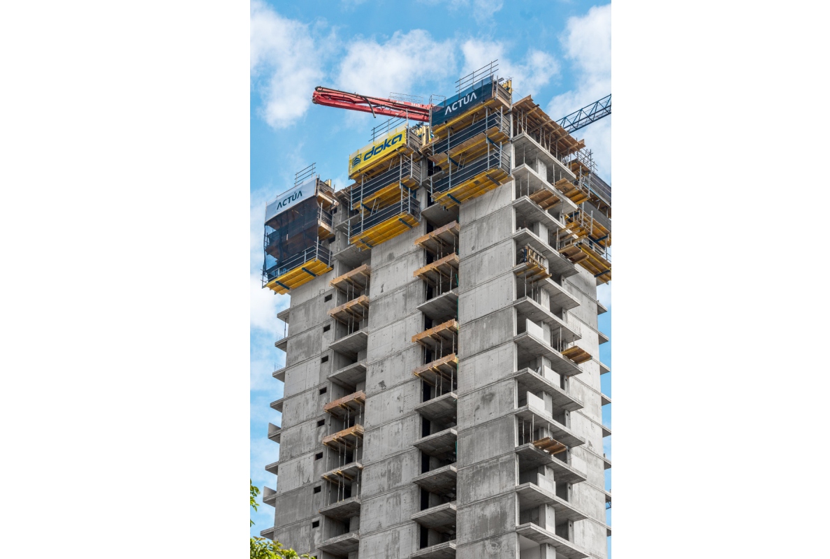 Smart Climbing Solutions Enable Efficient High-Rise Construction