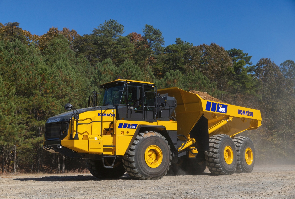 The HM460-6 features an innovative traction system and a new Komatsu DBA127 engine designed to deliver exceptional power, torque and fuel efficiency. 