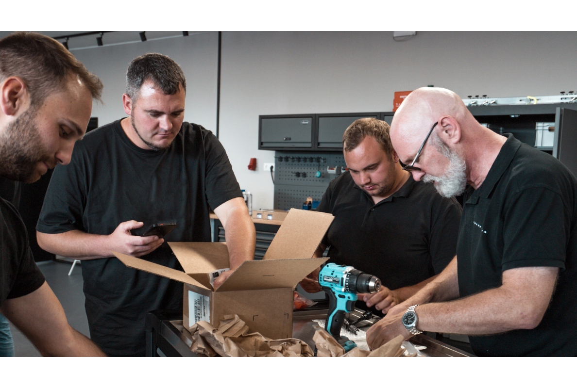 Technicians learn valuable skills to deliver expert service at Volvo Penta’s new training facility.