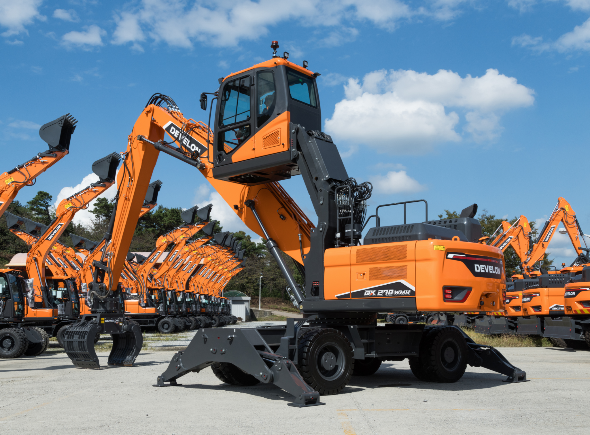 DEVELON DX270WMH-7 Material Handler 