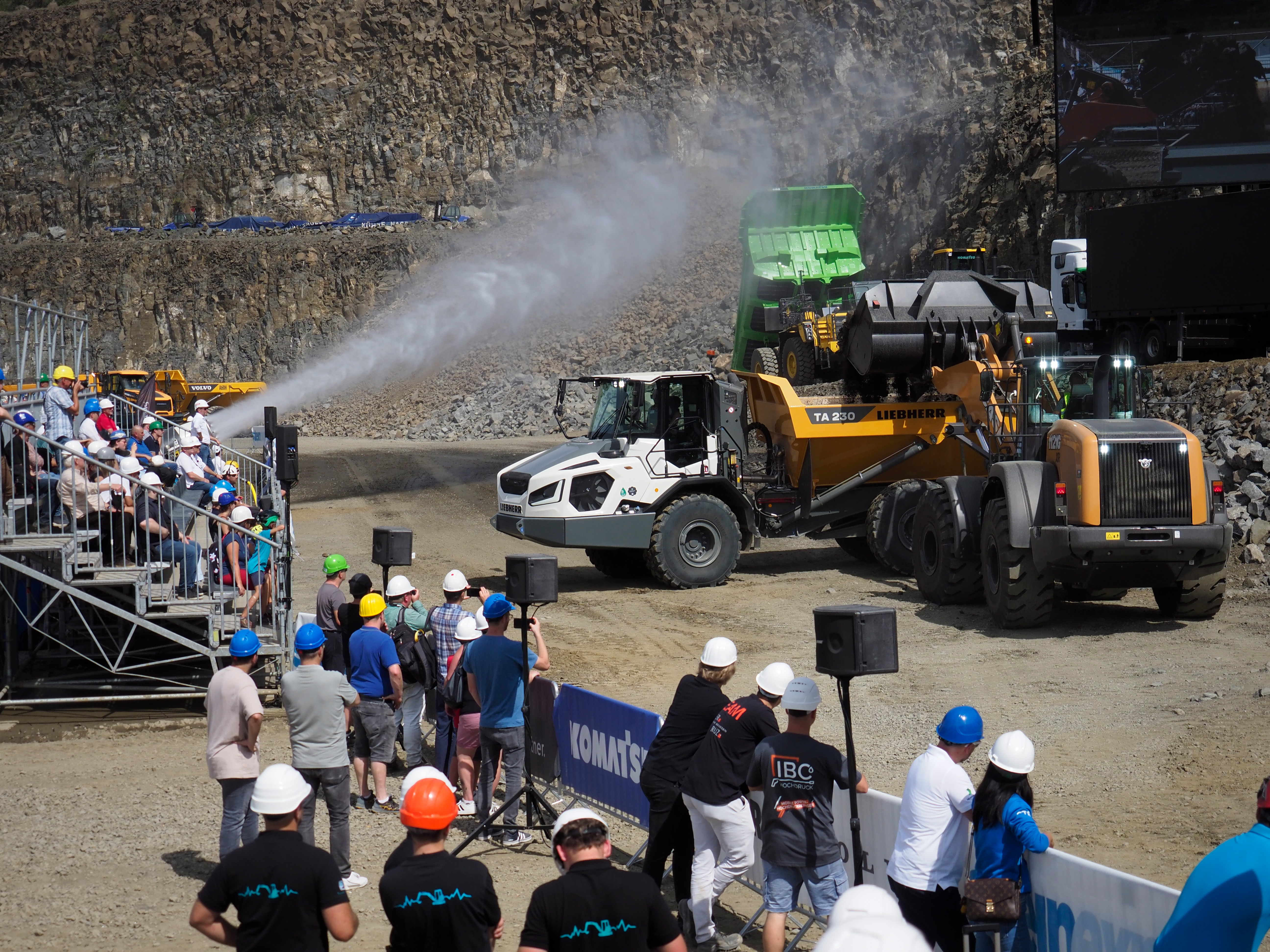 Spectacular views everywhere: Visitors love watching the popular general demo shows from the comfort of the grandstands.