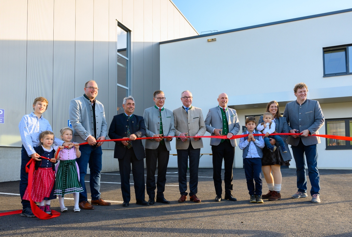 The plant extension was officially handed over.