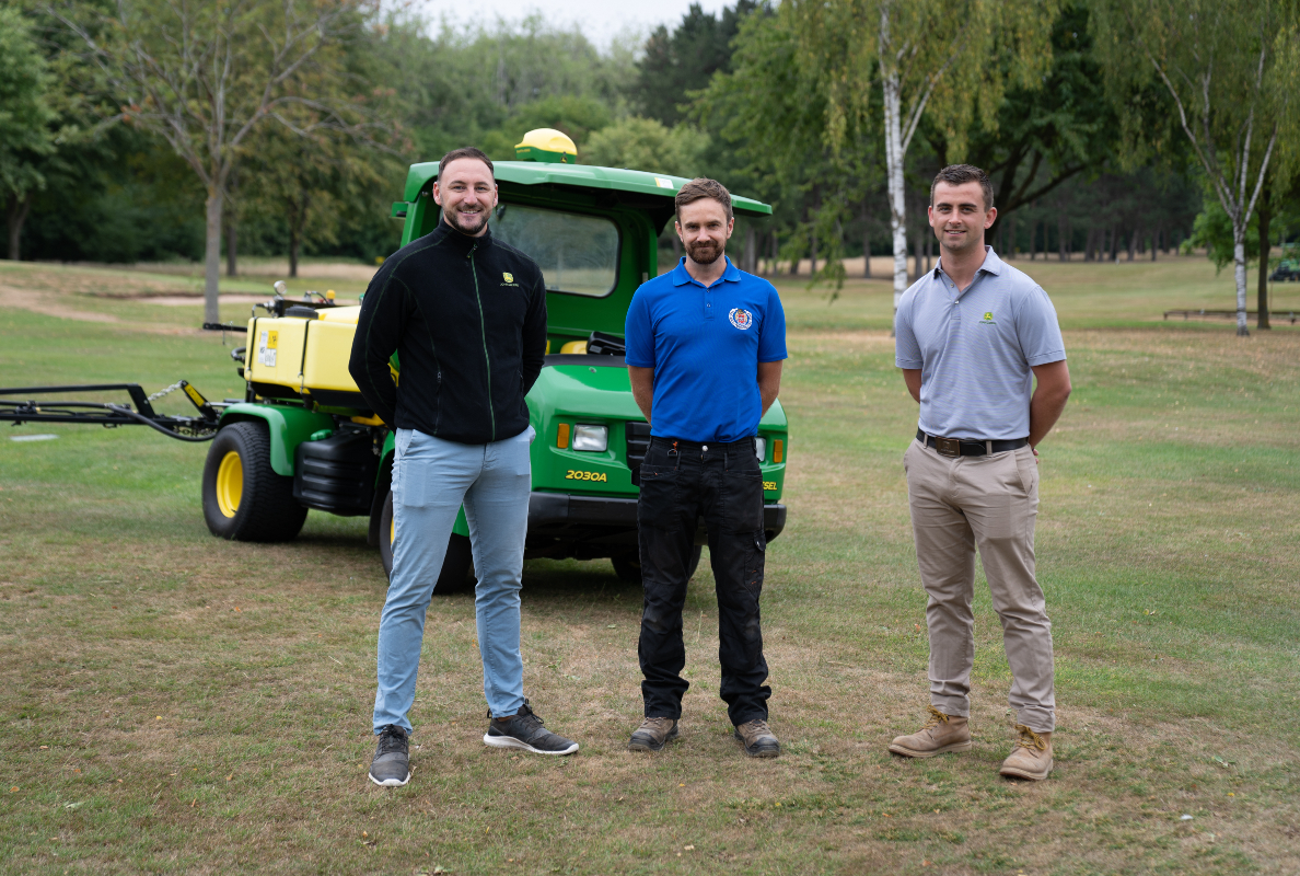 Jacob Shellis from Farol with Steve Hardy from TLGC (right) and Mark O’Meara, John Deere Territory Manager