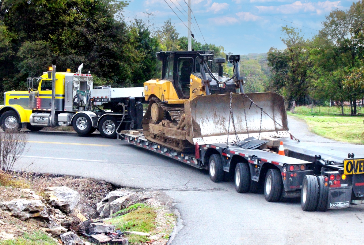 The STZ-VL4 (3+1) lowboy trailer with flip axle