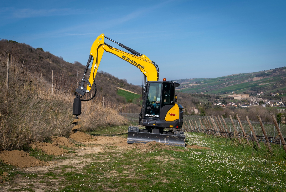 New Holland E85D MIDI Excavator