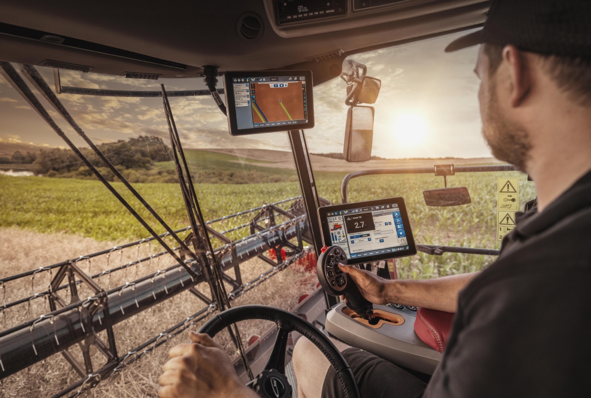 CASE IH Axial-Flow 8260 Inside Cab