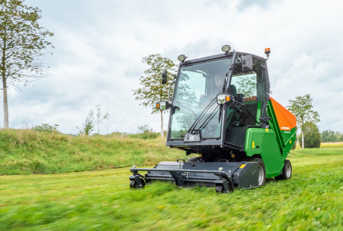 AMAZONE favours green and orange for a strong brand identity