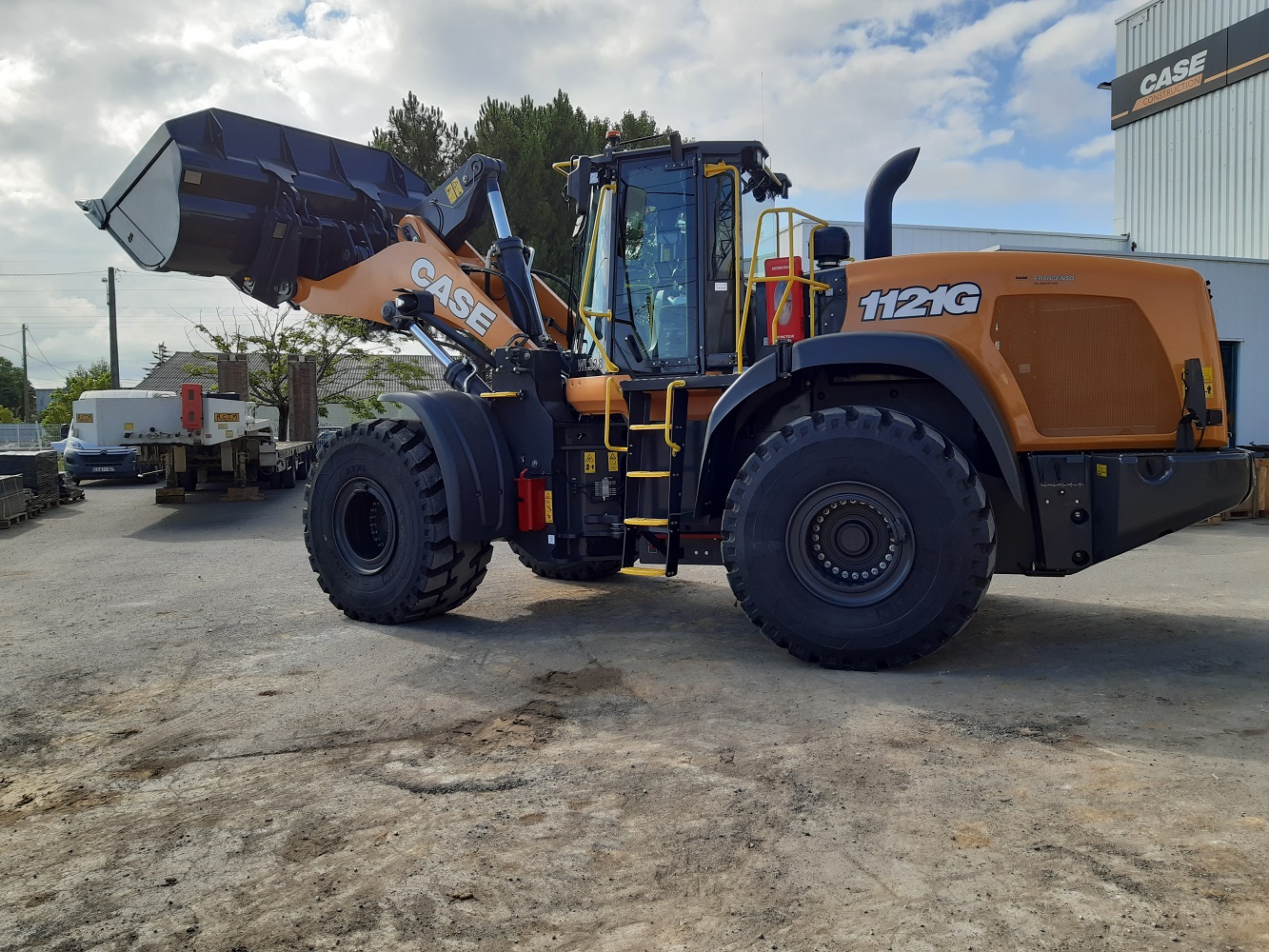 1121G wheel loader <br> Image source: CASE Construction Equipment