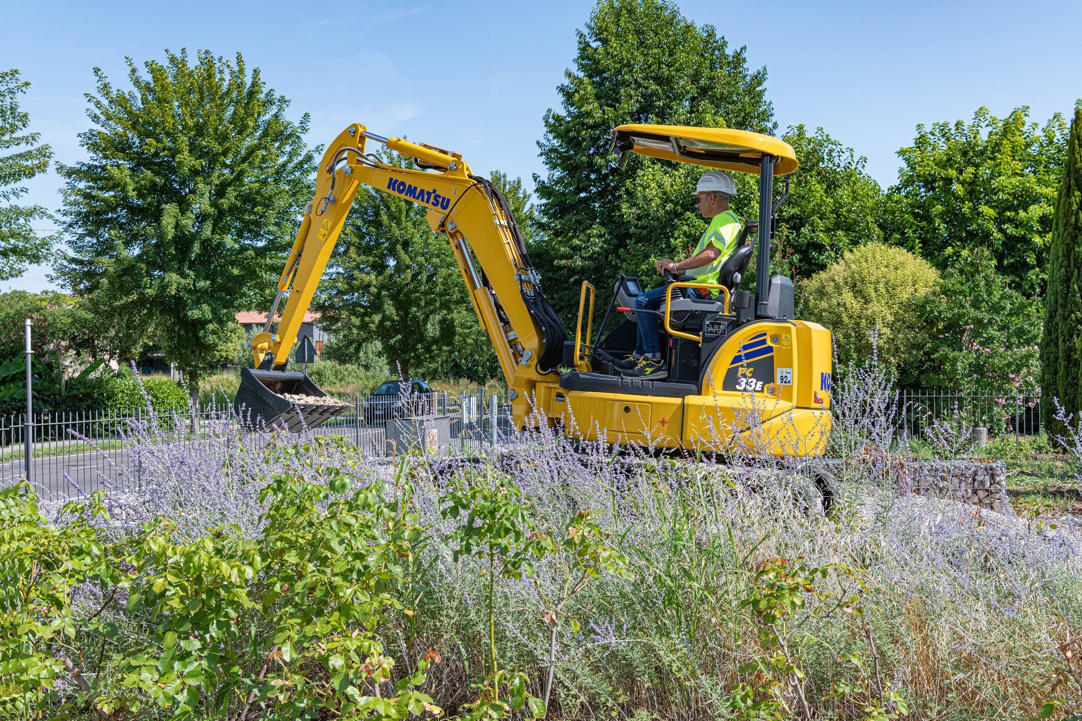 Komatsu PC33E-6
