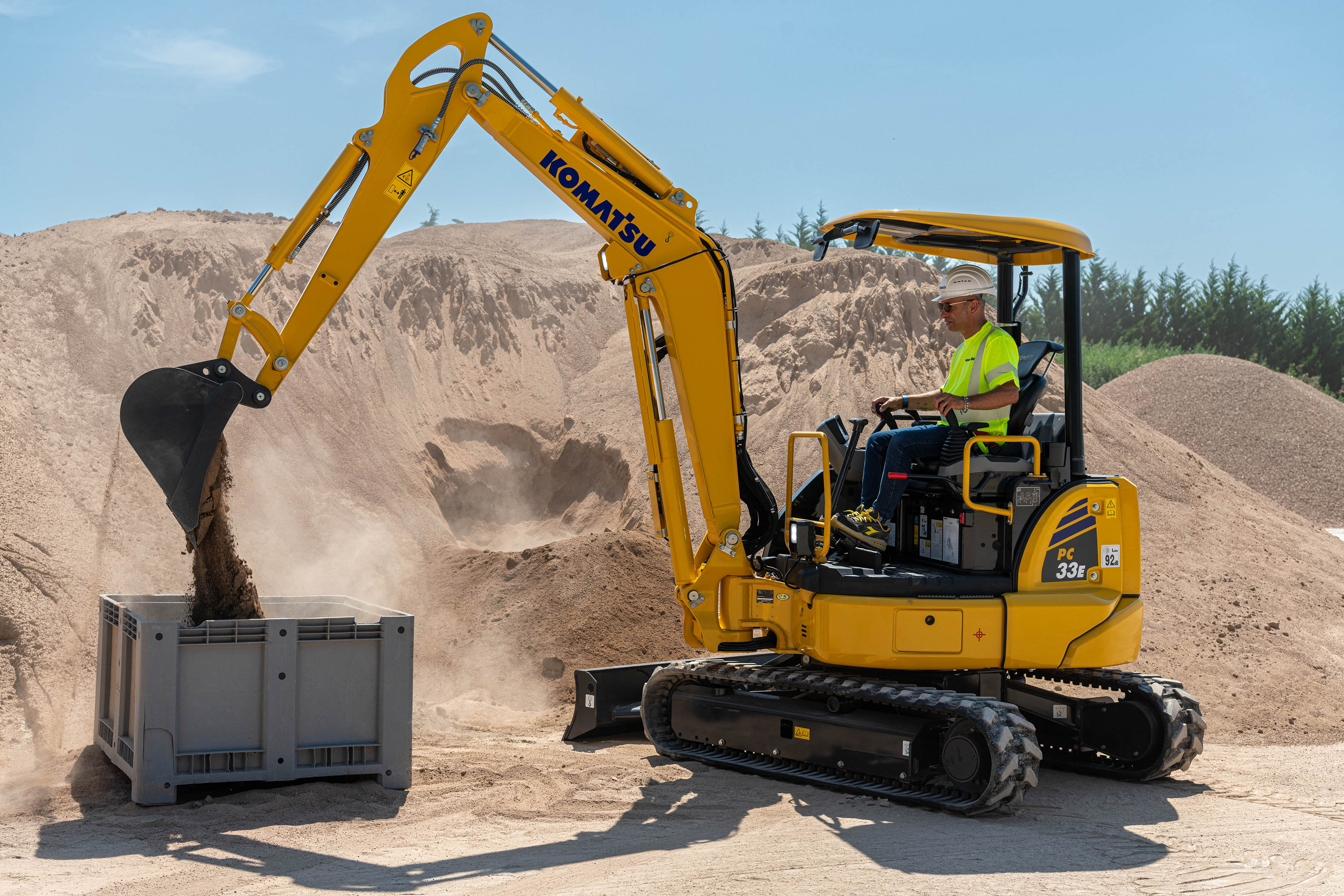 Komatsu PC33E-6
