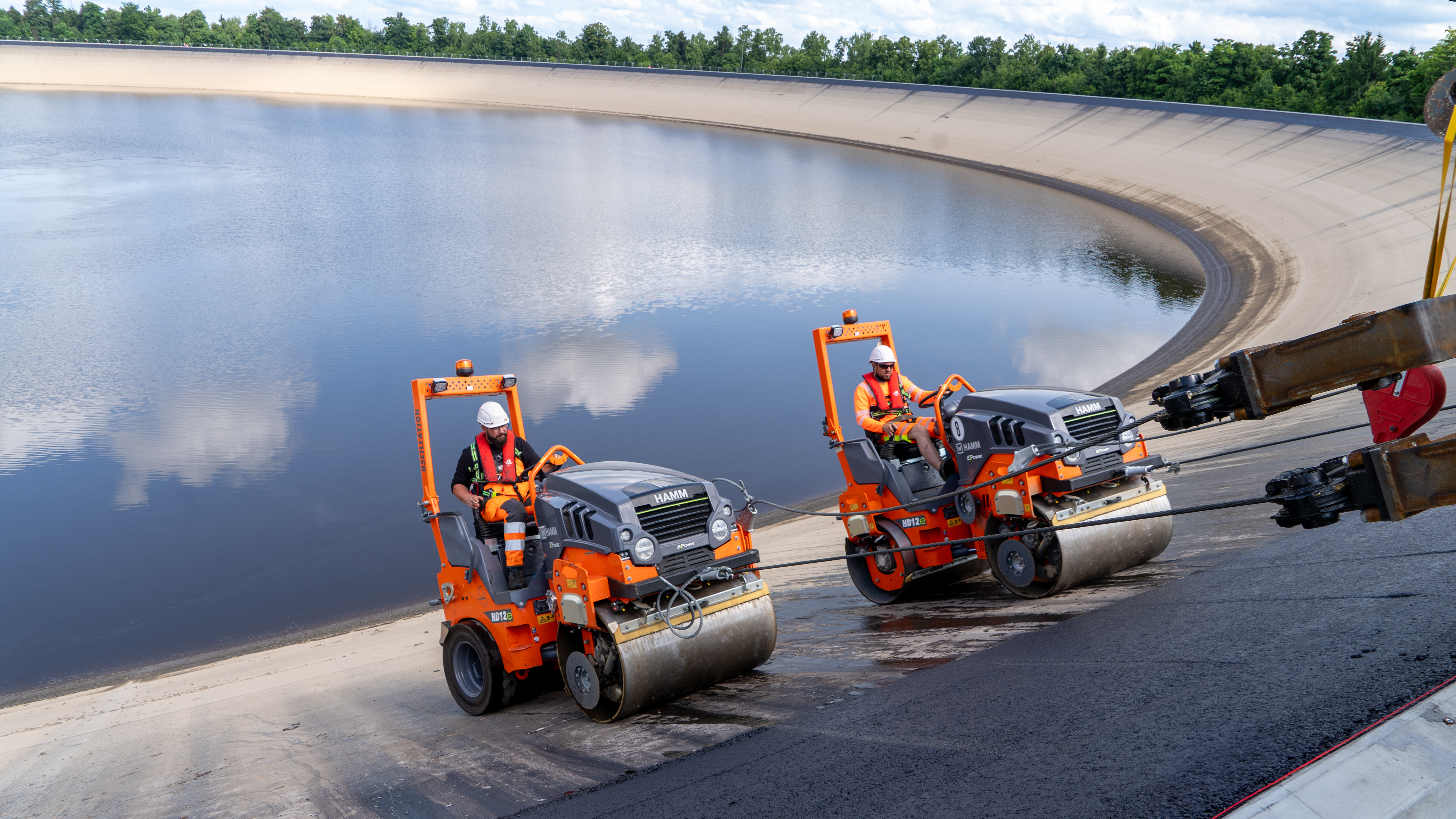 The Hamm rollers were not only considerably quieter, but also worked with zero local emissions. 