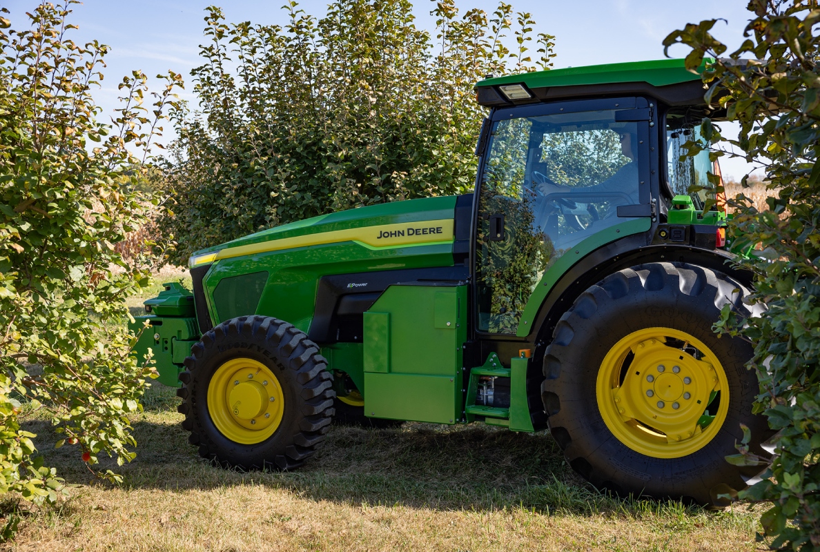 John Deere presents its alternative drive strategy at Grüne Woche 2026