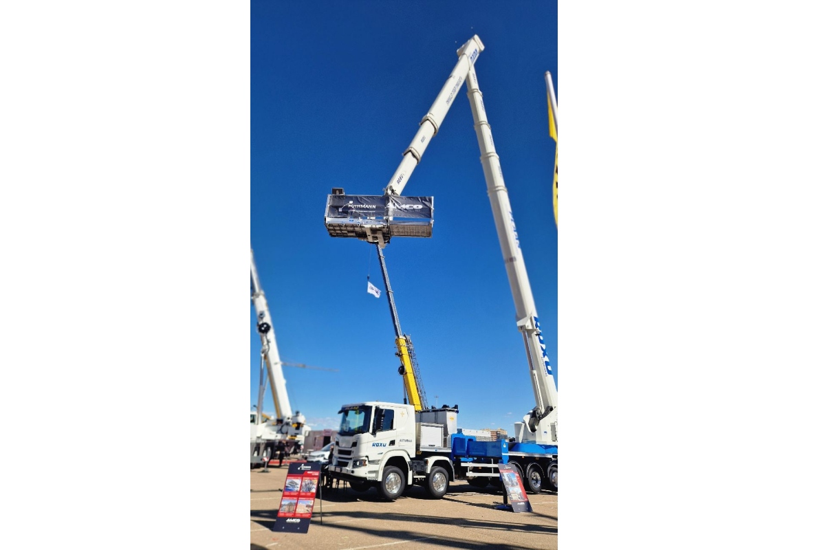 GRUPO ROXU takes delivery of its third RUTHMANN STEIGER® T 900 HF at SMOPYC 2026