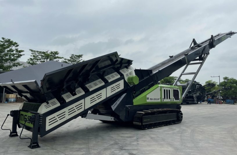 The MESDA low feeder B210F enables stockpiles of up to eight metres in height to be formed, thus significantly increasing storage capacity on the same footprint.