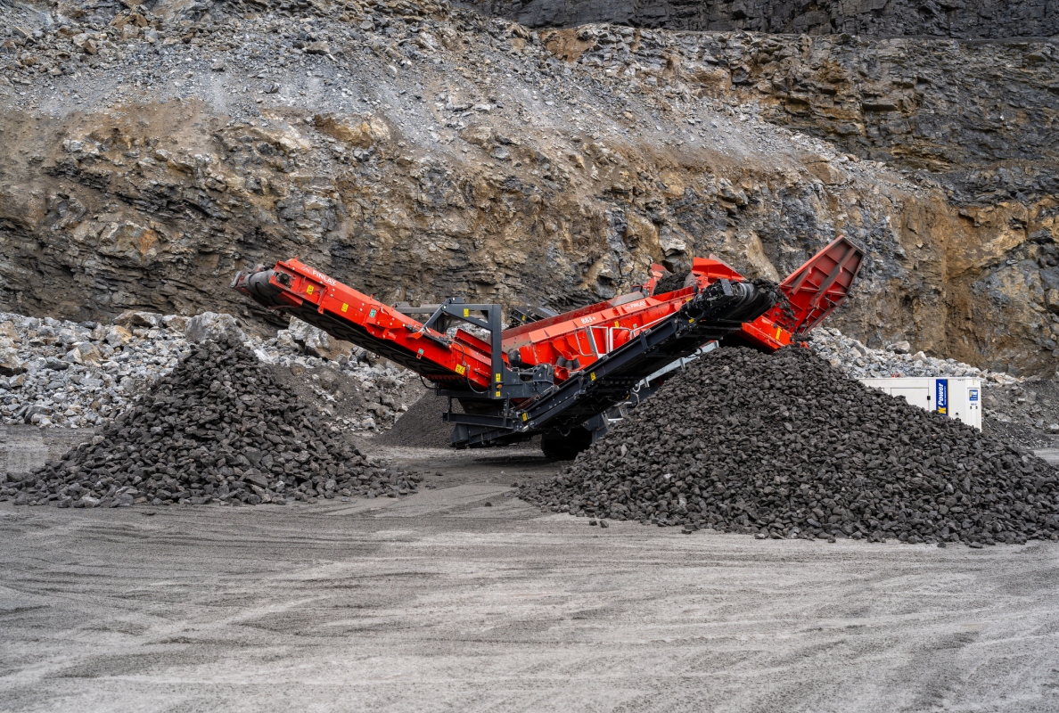 The Future Is Electric with the New Finlay 883+ Electric Scalper