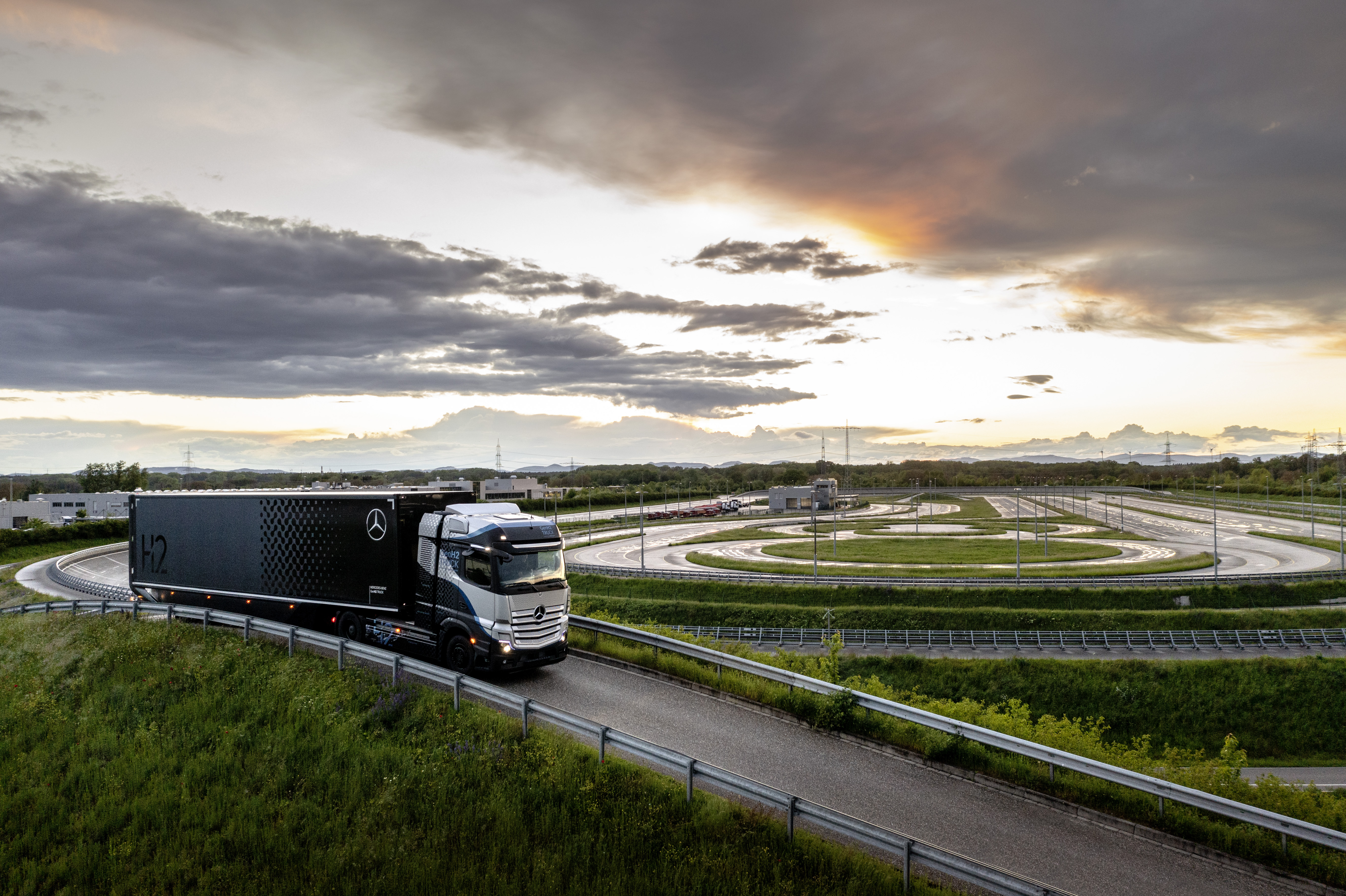 Daimler Trucks begins rigorous testing of its fuel-cell truck <br> Image source: Daimler Truck AG