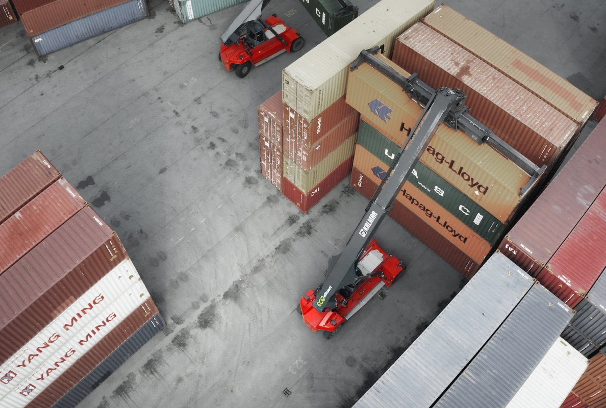 Kalmar to deliver eight Eco reachstackers to Maritime Transport, enabling fuel and emissions savings