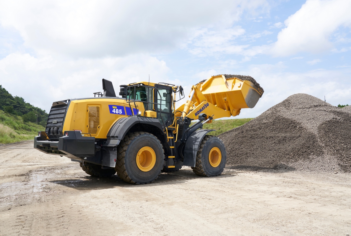 Komatsu WA485-11