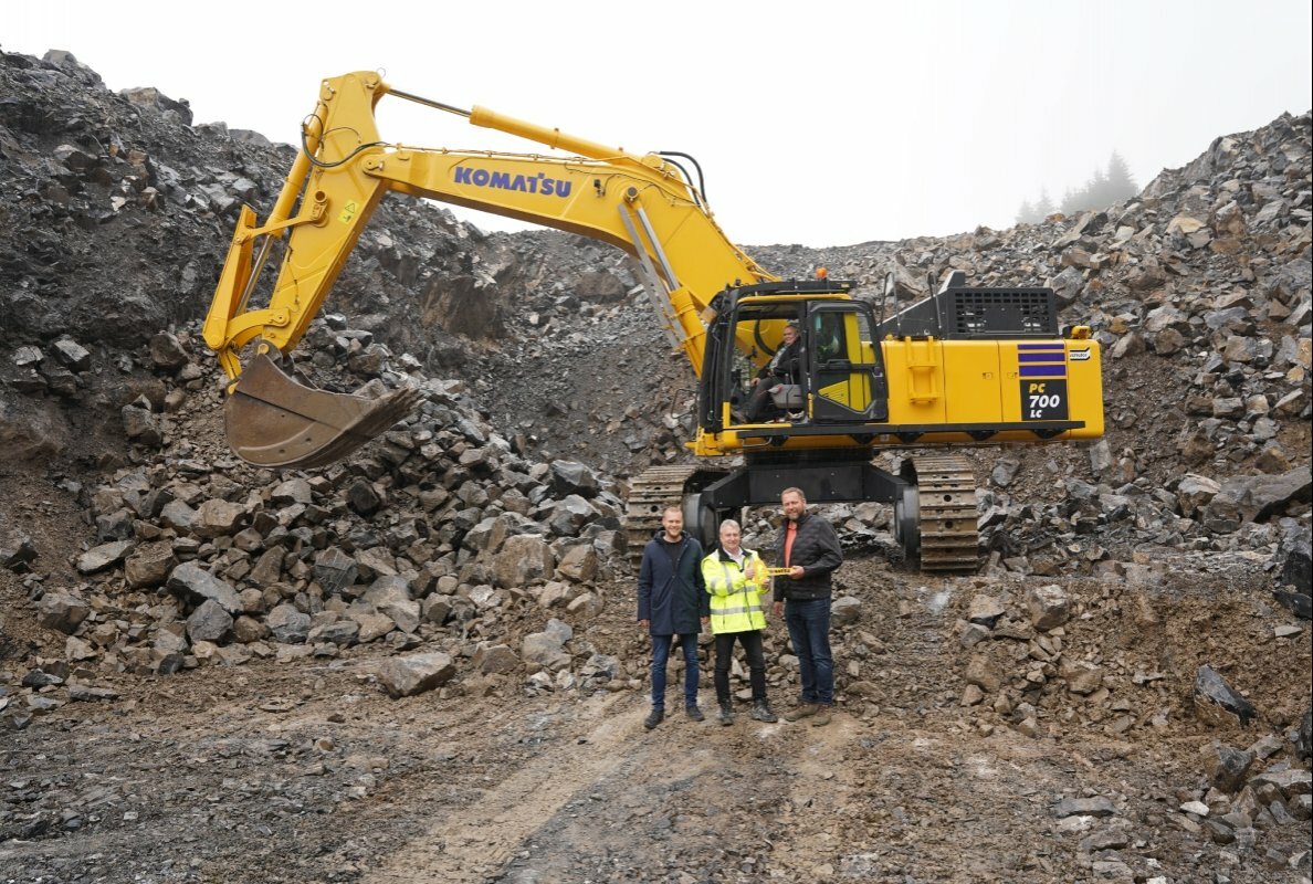Rudolf Hilgenroth GmbH & Co. KG is delighted with the next generation of the Komatsu PC700LC: State-of-the-art technology for demanding applications