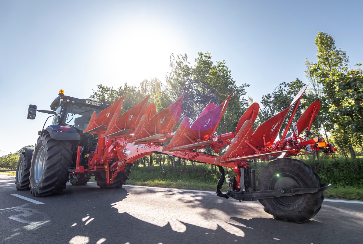 New MASTER M mounted plough: Simple, intuitive and powerful