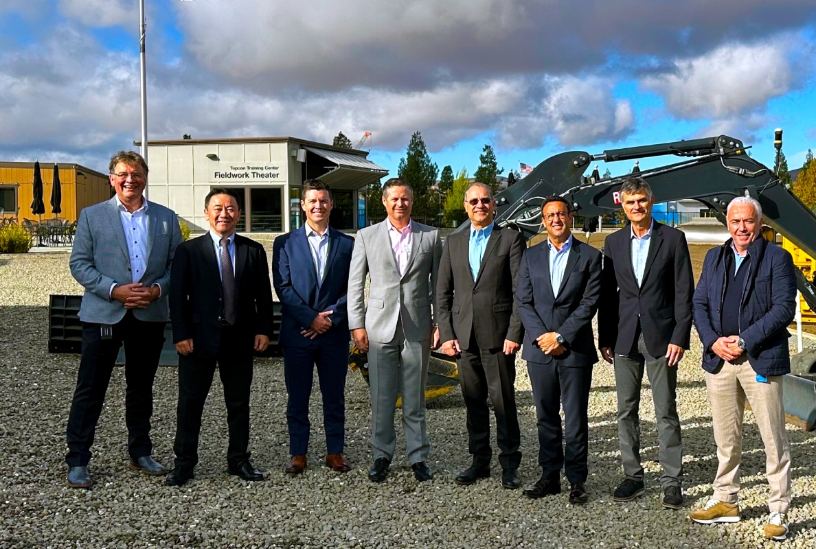 Pictured from left: Ewout Korpershoek and Tetsuya Morita with Topcon, Matthew Horwath and Peter J. Lau with FARO, Ivan Di Federico with Topcon, Phillip Delnick with FARO, and Murray Lodge and Luc Le Maire with Topcon.