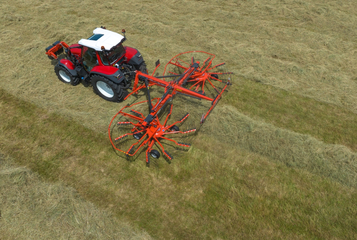 Mounted twin-rotor rake with central delivery GA 7631 P