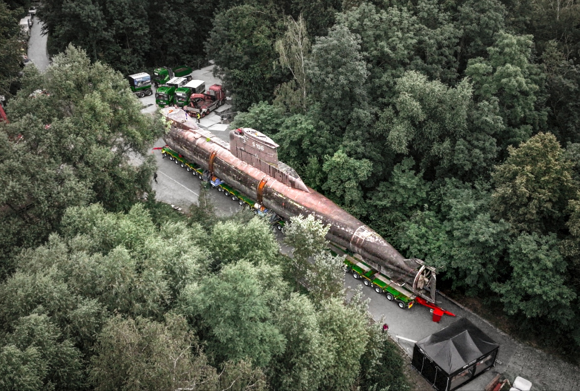 The U17 waits for the onward journey across the water at the Speyer natural harbor.