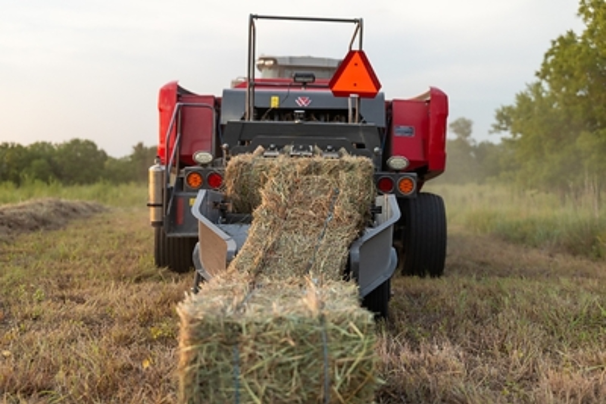 Massey Ferguson® Introduces New Singulation Chute for MF SB.1436DB Small Square Baler