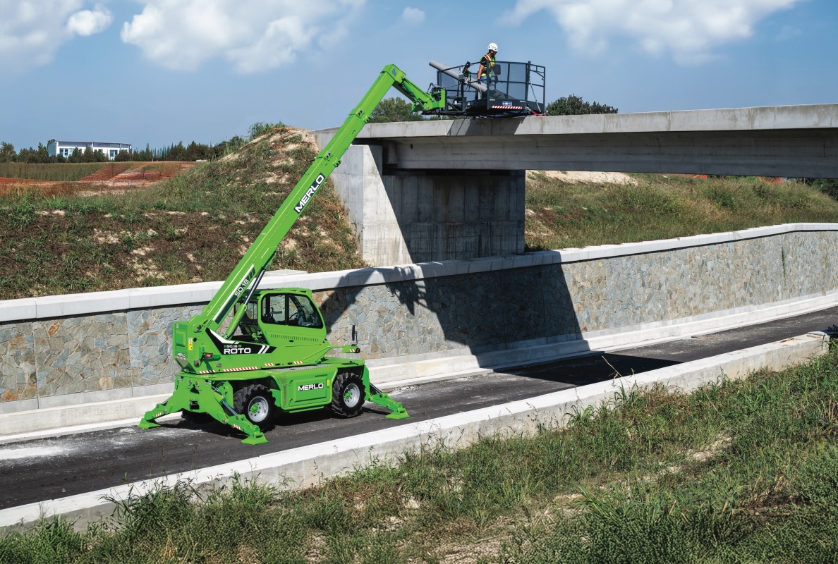 Merlo introduces ROTO16 and ROTO18: innovation, performance and operating comfort in compact rotating telehandlers