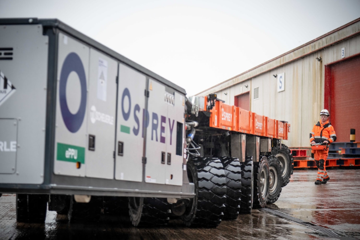 Osprey successfully completed the first known electric SPMT transport operation in the United Kingdom using TII SCHEUERLE's electric PowerPack Unit (ePPU).