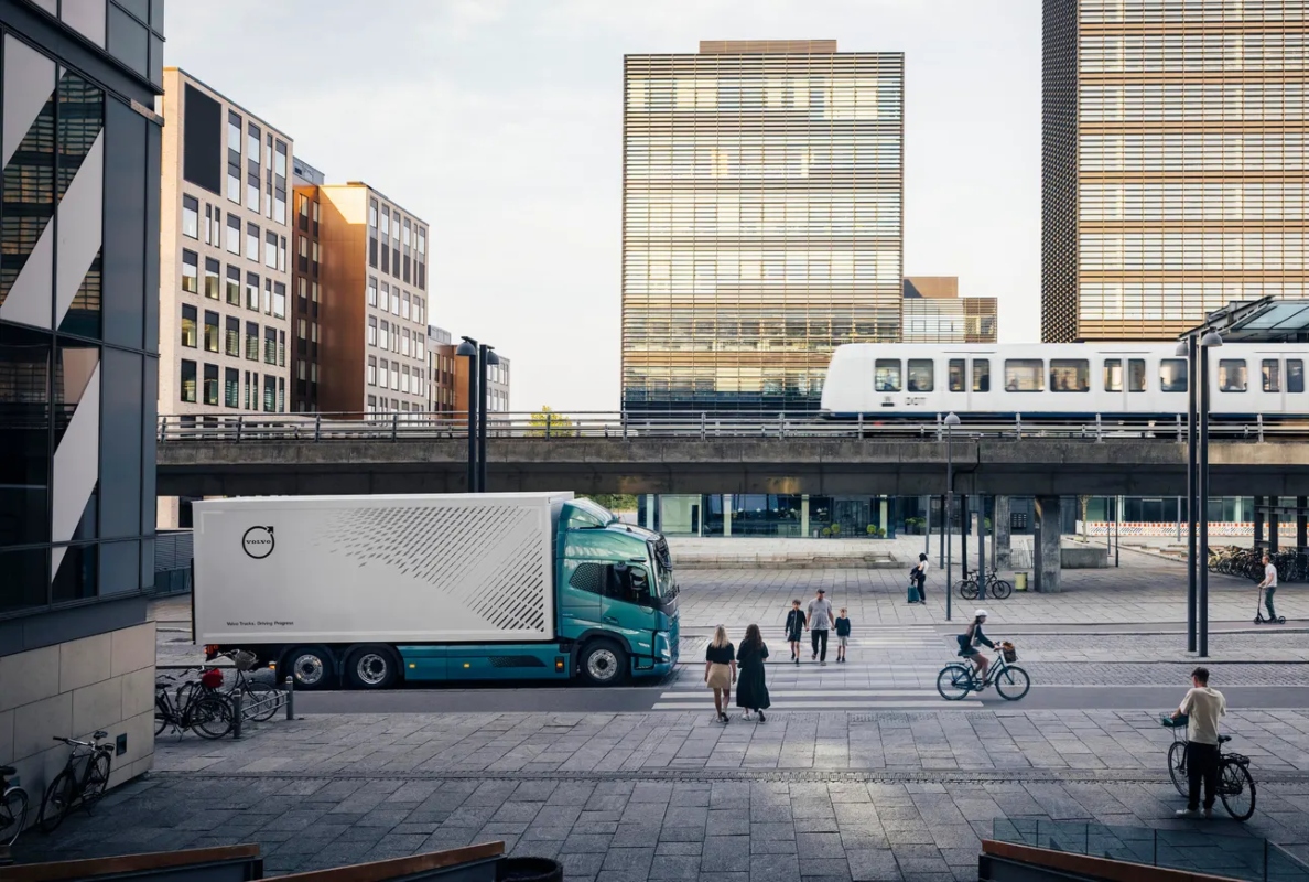 Volvo Trucks launches next-generation safety systems to protect pedestrians and cyclists