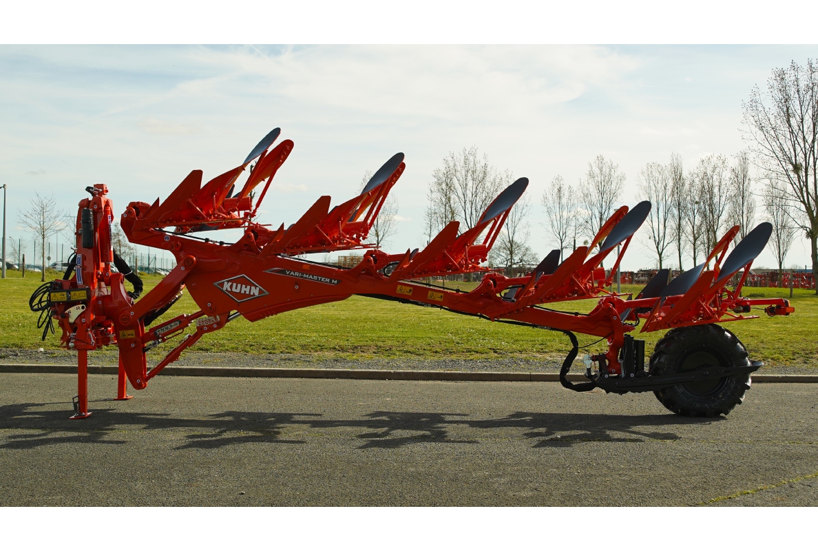 New MASTER M mounted plough: Simple, intuitive and powerful