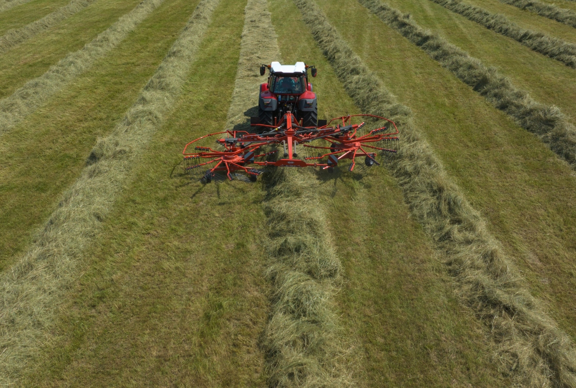 Mounted twin-rotor rake with central delivery GA 7631 P